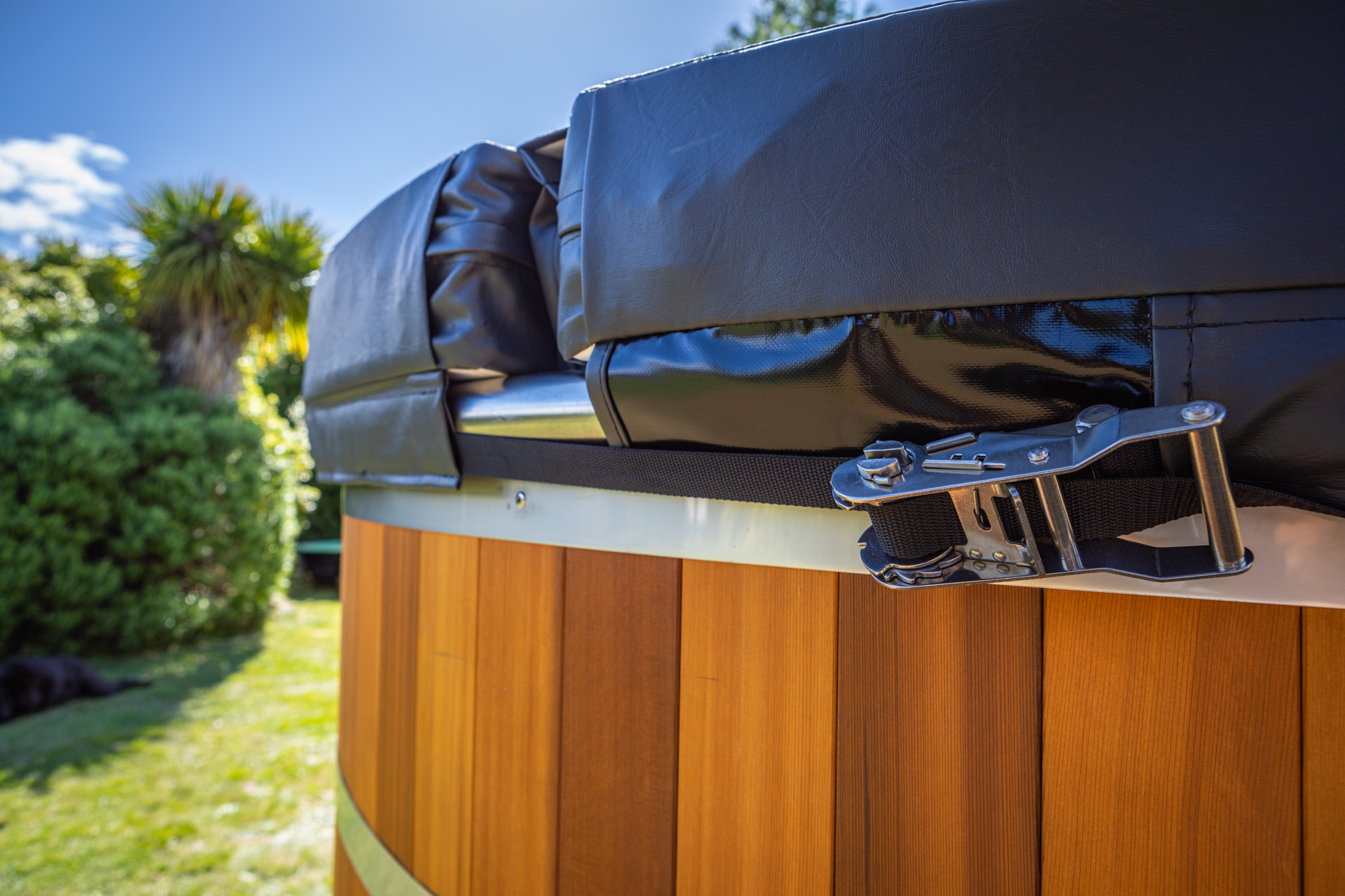 Insulated Hard and Lockable Cover For Spas
